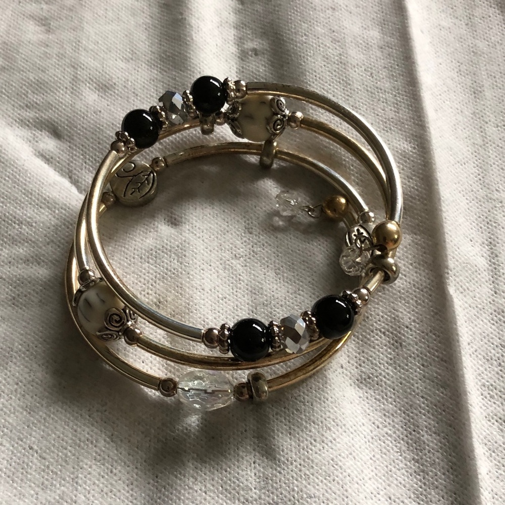 Elegant Black and Gold Beaded Bracelet